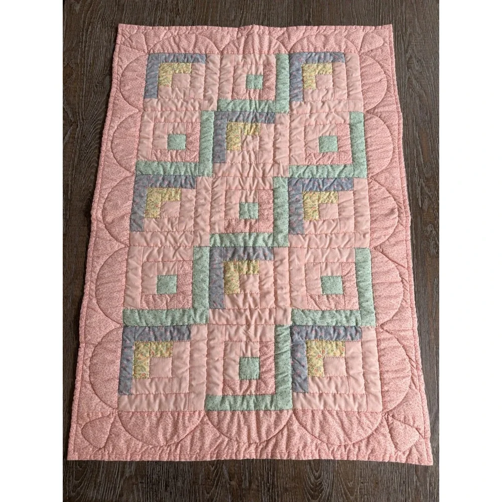 Amish Baby Quilt Hand Sewn Pastel Floral Pattern Cream Back 26x38 New